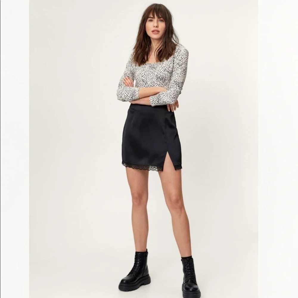 NWT Nasty Gal Spotted Animal Print Long Sleeve Scoop Neck Top - Picture 3 of 5